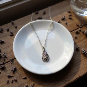 Vintage Teardrop Filigree Pendant Necklace
