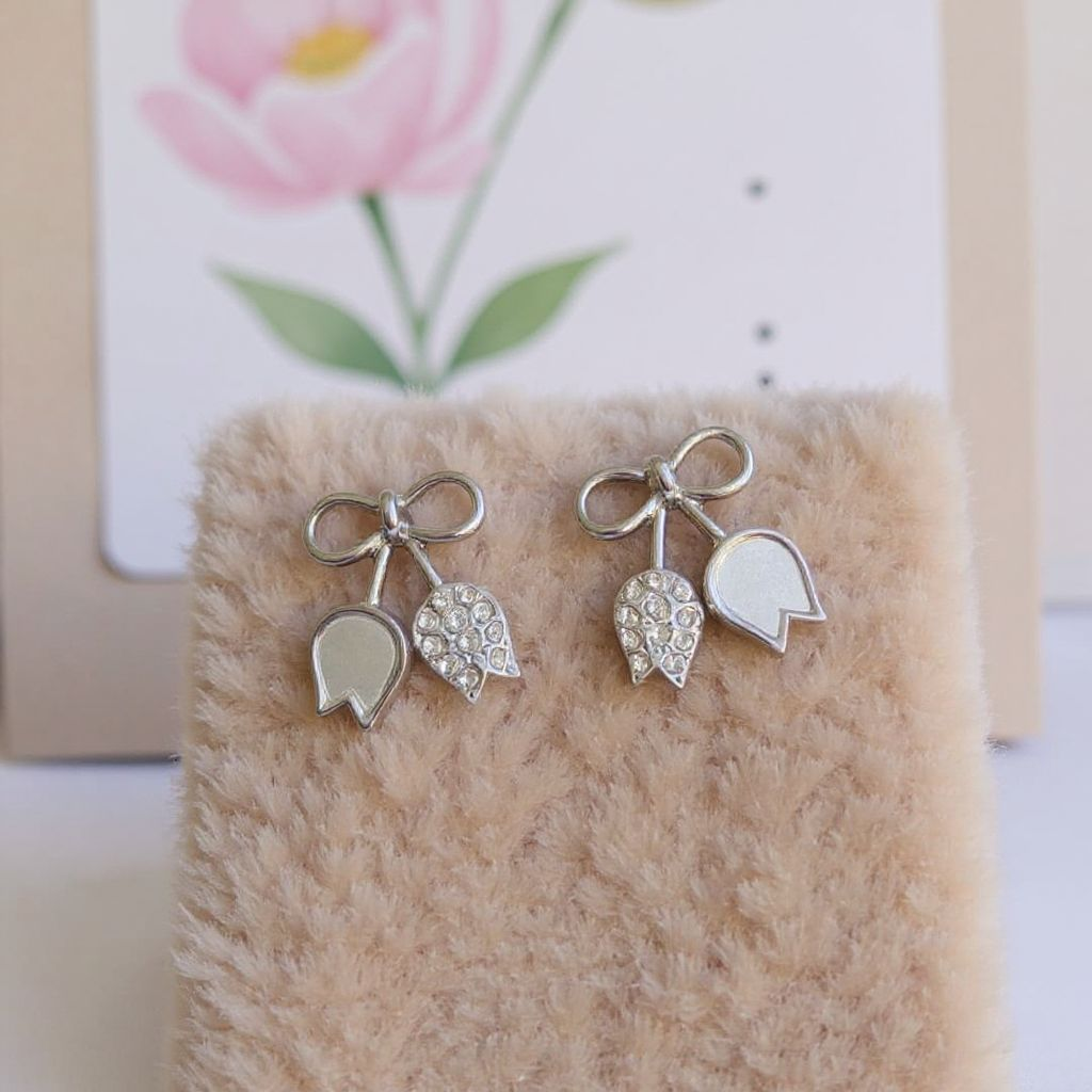 Tulip Stud Earrings
