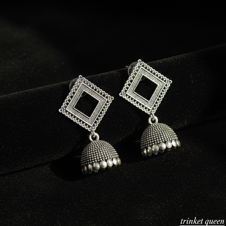 Traditional Geometric Elegance - Image 3